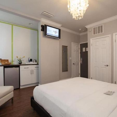 Odyssey Of South Beach Apart Hotel Маями Бийч Екстериор снимка