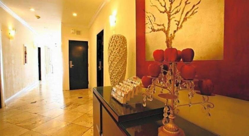 Odyssey Of South Beach Apart Hotel Маями Бийч Екстериор снимка